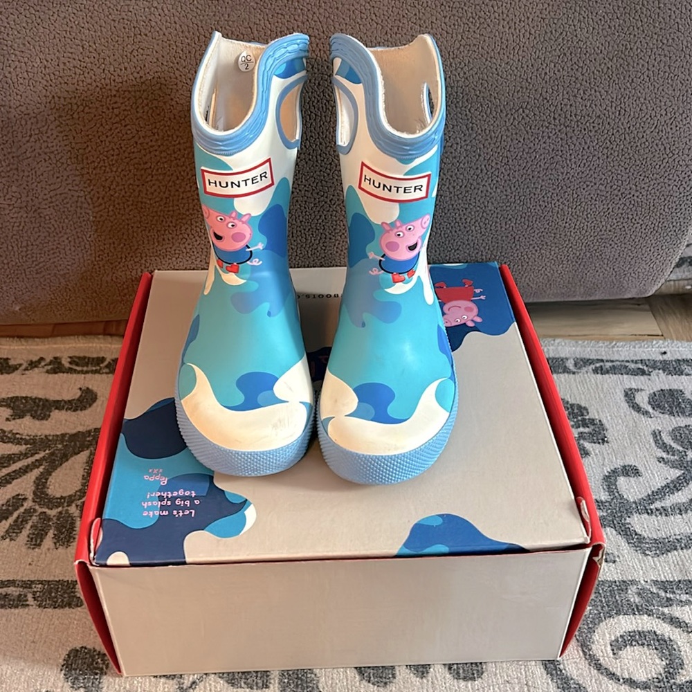 Peppa Pig x Hunter toddler rain boots. Original box. Lots of life left. Sz 5uk